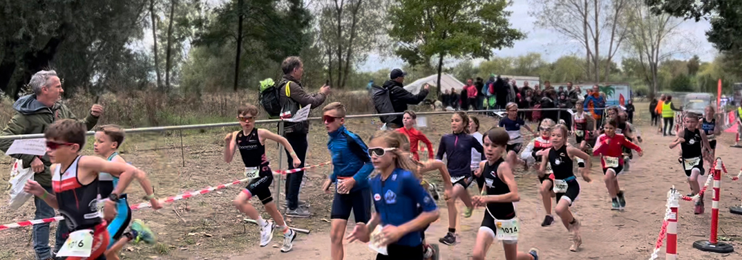 Gerd Geisenhof auf Platz 2 auf der Mitteldistanz in der AK55 beim 38. Moret Triathlon